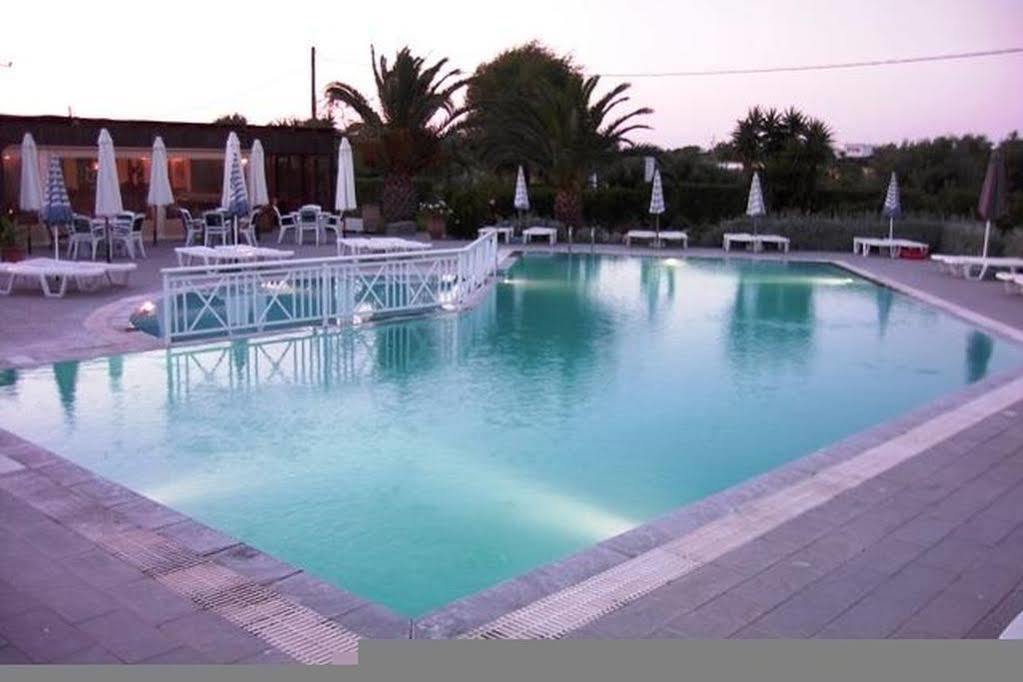 Alkmini Hotel Theológos 外观 照片