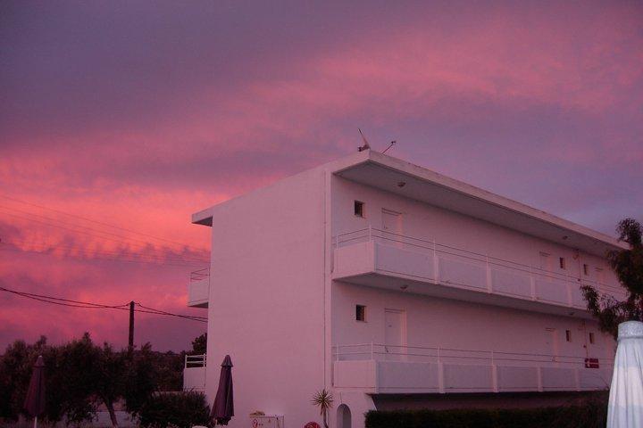 Alkmini Hotel Theológos 外观 照片